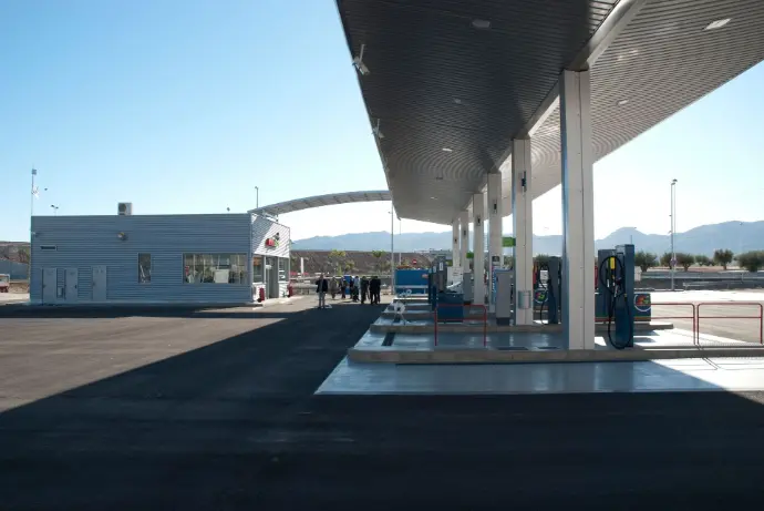 Modular smart fuel station infrastructure for logistics hubs